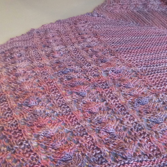 Triangle shawl - Picture 3 of 3